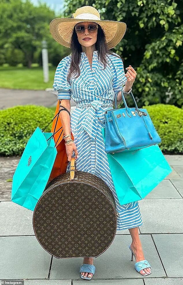 美国富婆逛香奈儿被拒,第二天她直接换上一身大牌硬闯...结局爽到了(组图) - 3