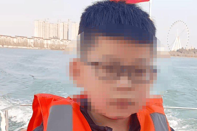 玩耍被撞后10岁男孩被诊断有肿瘤，多器官切除（组图） - 2