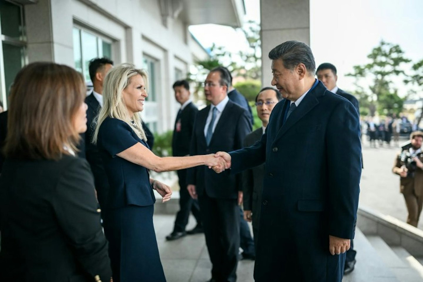 白宫发放多张习近平特朗普会谈相片，展示轻松一面（组图） - 1