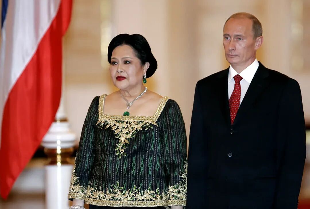顶级富贵花与国王老公相爱相杀，出轨保镖，权势滔天，她这辈子太神了……（组图） - 27