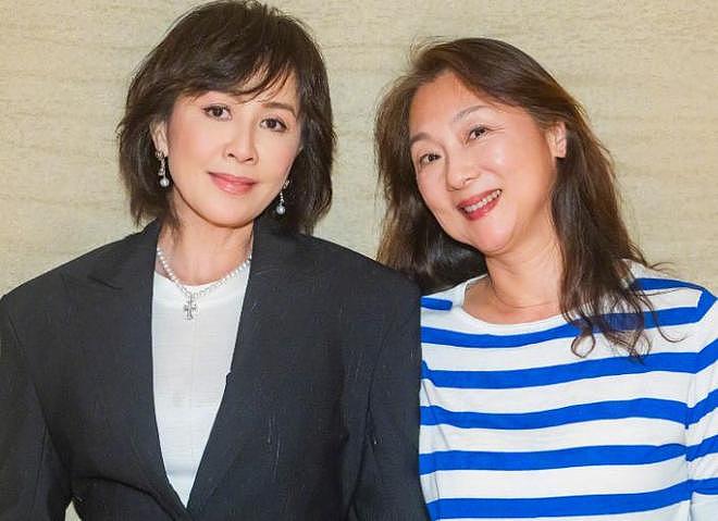 刘嘉玲晒同学50年后合影，面部医美痕迹明显，被吐槽不如同学自然（组图） - 11
