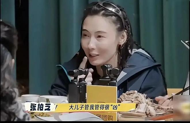 谢霆锋带大儿子香港逛街!素颜戴墨镜超帅,为保护Lucas走路超快(组图) - 9