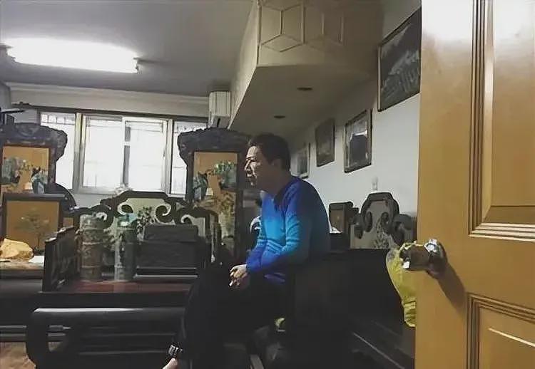 “中国第一软饭男”李春平离世,陪伴美国老妇13年换268亿遗产!“我因女人败,也因女人兴”(视频/组图) - 9