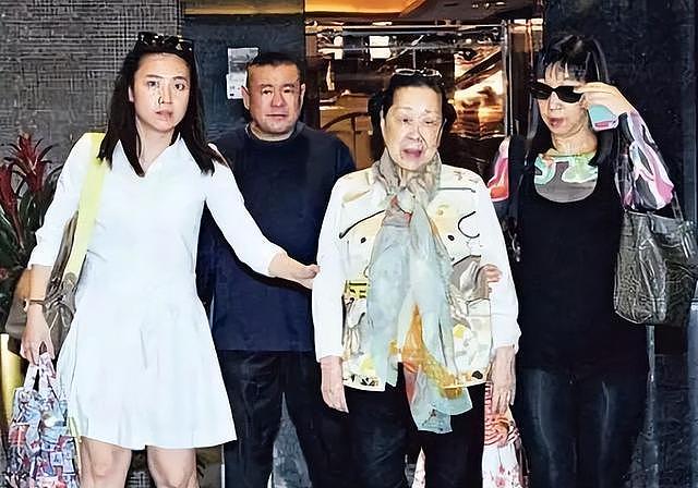 刘銮雄,为何死心塌地爱甘比这么多年?其实,答案俗套又露骨(组图) - 22