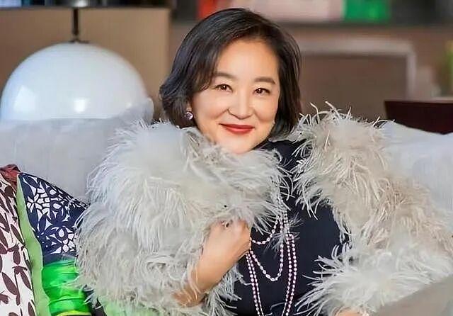 他陪了林青霞21年，眼睁睁看着她嫁给别人，如今78岁仍单身（组图） - 1