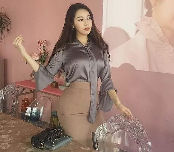 【美女】38岁“最美警花”撩走26岁小男友,网友:这极品身材太可了....(组图) - 5