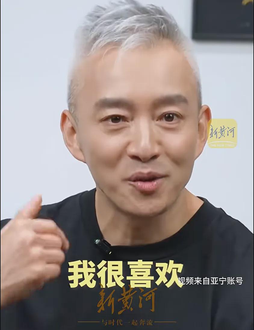 “前最帅央视主持人”复出,56岁满头白发,回应“身价百亿总裁”!网友:法拉利老了也是法拉利(视频/组图) - 6