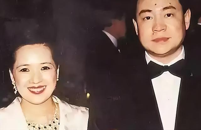 刘銮雄,为何死心塌地爱甘比这么多年?其实,答案俗套又露骨(组图) - 4