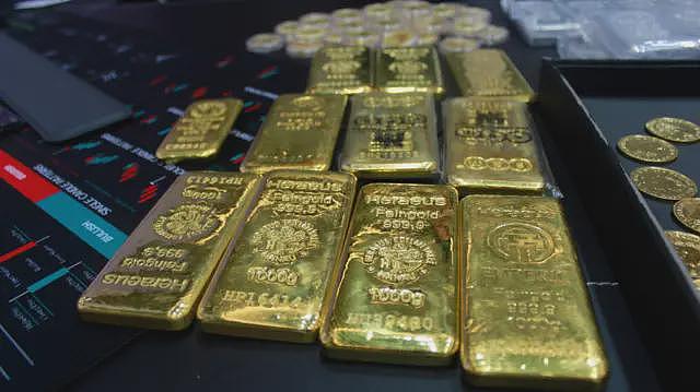 持续投入、租赁金器、购买者年轻化…2025大行情下的“买金潮”有何不同?(组图) - 2