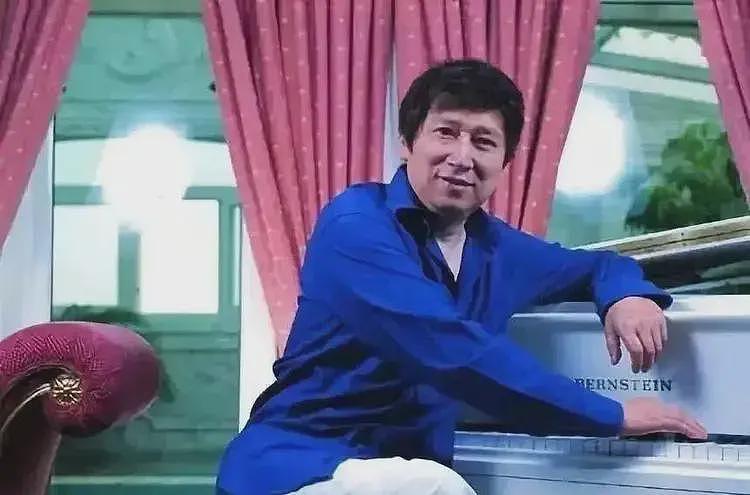“中国第一软饭男”李春平离世,陪伴美国老妇13年换268亿遗产!“我因女人败,也因女人兴”(视频/组图) - 6