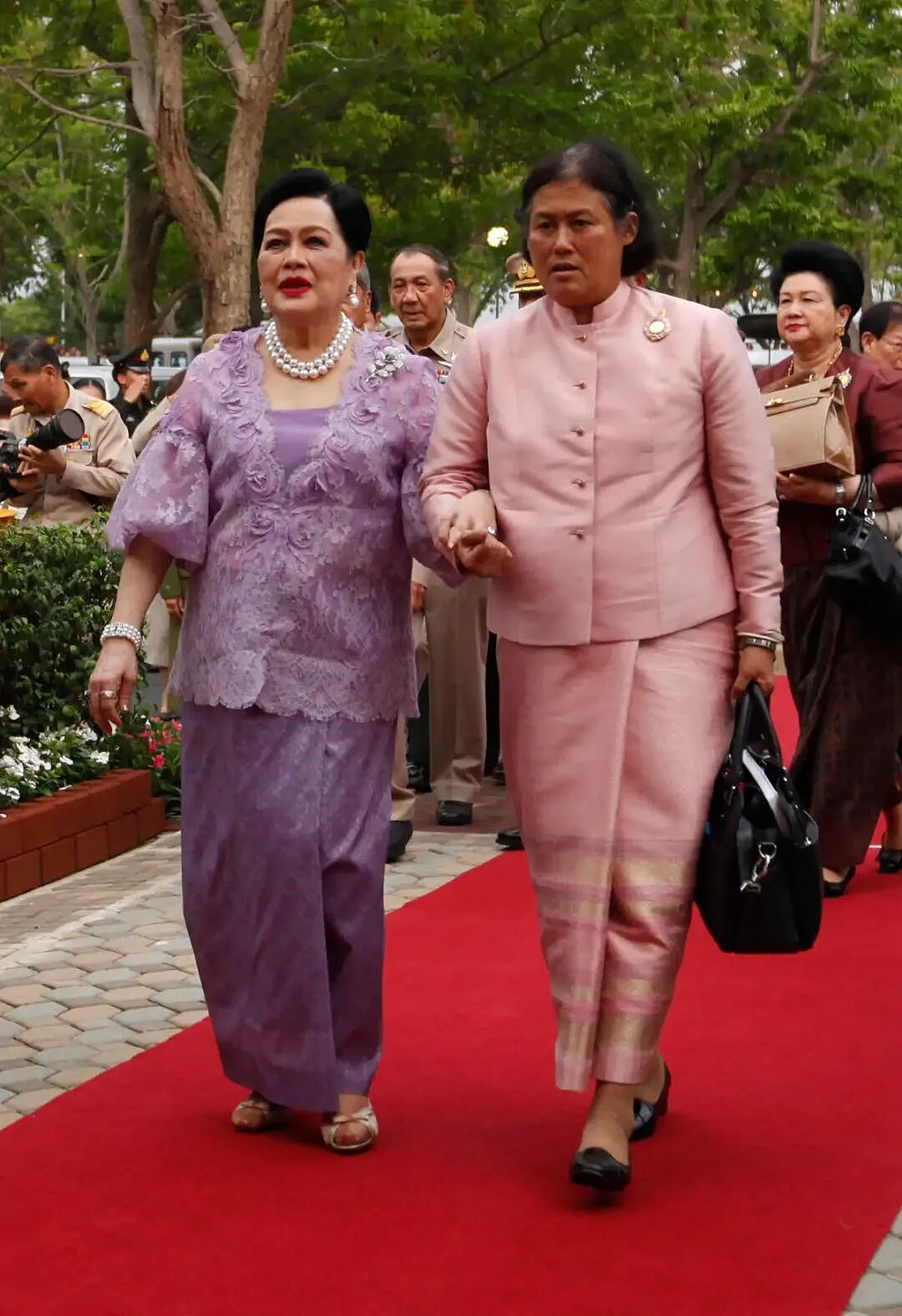 顶级富贵花与国王老公相爱相杀，出轨保镖，权势滔天，她这辈子太神了……（组图） - 39