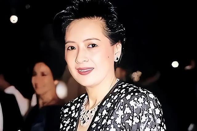 刘銮雄,为何死心塌地爱甘比这么多年?其实,答案俗套又露骨(组图) - 7