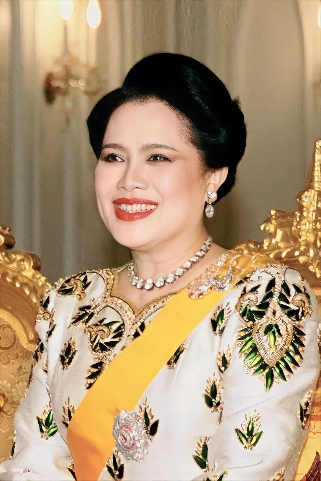 顶级富贵花与国王老公相爱相杀，出轨保镖，权势滔天，她这辈子太神了……（组图） - 37