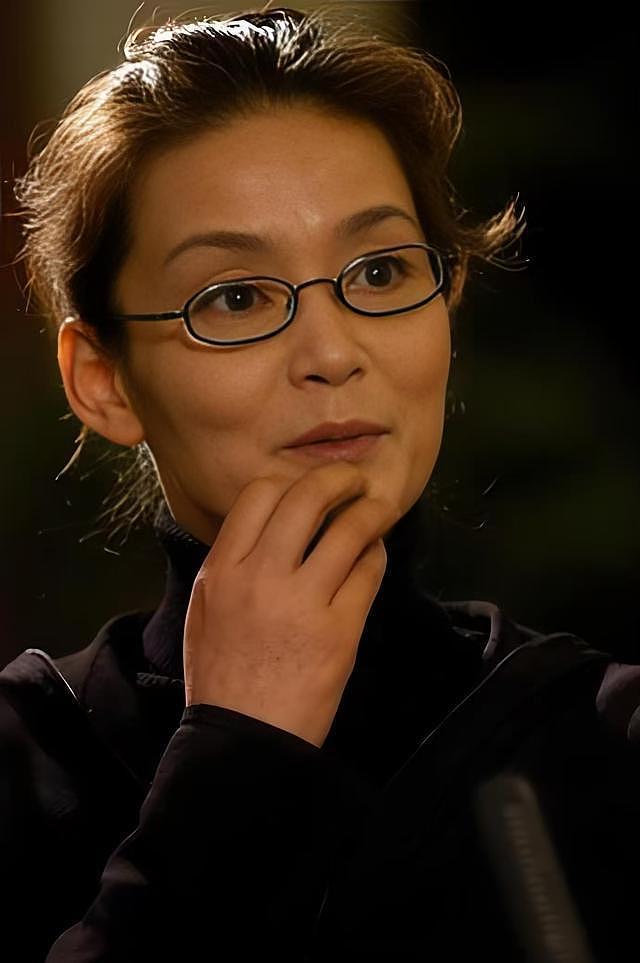 钱再多有什么用？官媒揭开70岁潘虹的真实现状，董卿说的一点没错（组图） - 16