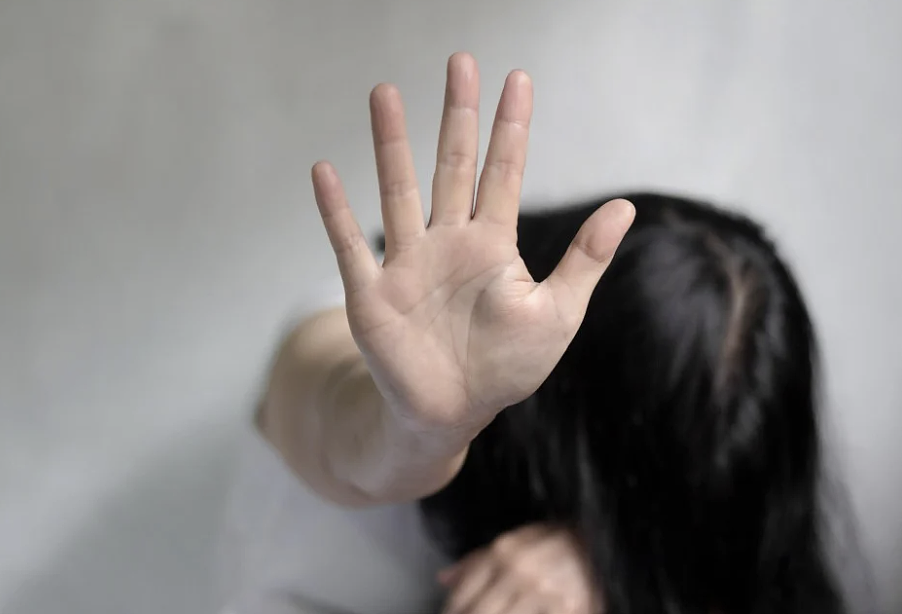 可怕! 华人天才竟是色魔,捆绑拍照下药,接连侵犯3名女性友人(组图) - 5