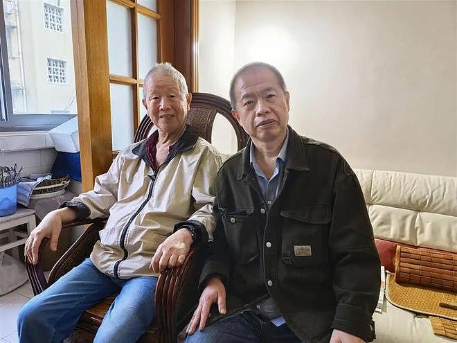 上海63岁儿子与94岁父亲一起居家养老:父亲负责买菜做饭,“除了吃饭各做各的”(组图) - 1