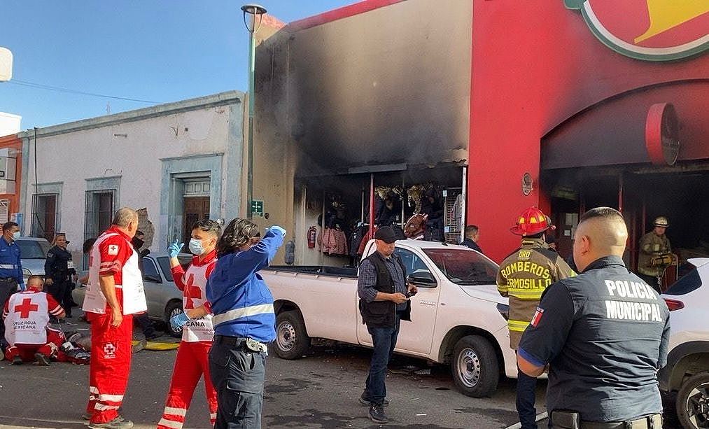 墨西哥商店爆炸起火至少23死,警方排除蓄意袭击可能(组图) - 1