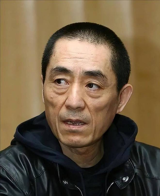 印有张艺谋名字的月饼礼盒出现在垃圾站,网友:吃没吃?(组图) - 4
