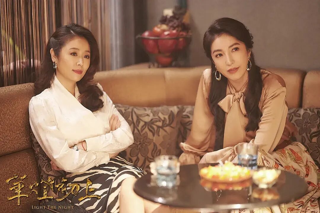 当两个女明星，在颁奖典礼接吻（组图） - 11