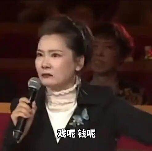 62岁何赛飞“敢说”上热搜!裸婚嫁给帅气初恋,丁克10年后生下儿子跟她姓(组图) - 3