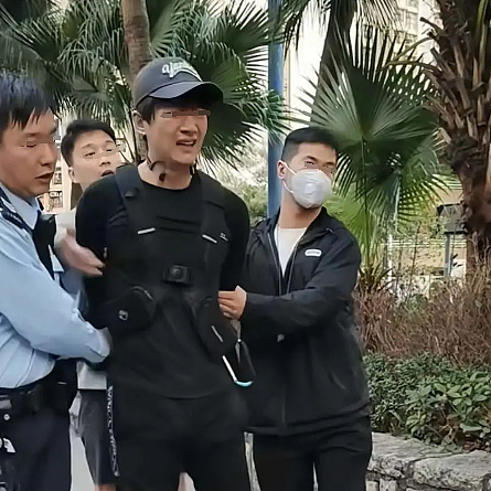 震惊！世纪渣男再次被捕，被压在地上大喊救命，家暴老婆终于遭报应（组图） - 3