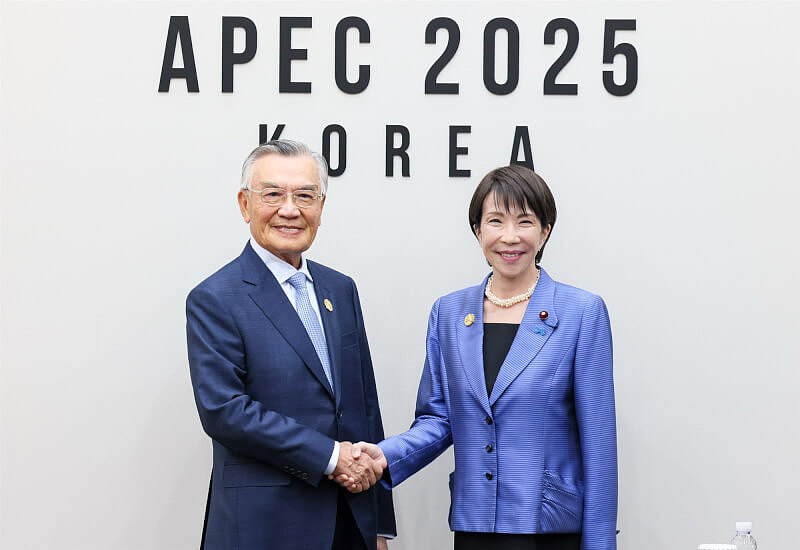 高市早苗会晤林信义，中国批执意会面，提强烈抗议（图） - 1