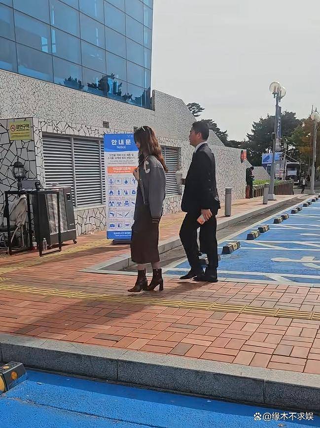 章泽天和刘强东冷战风波升级，下车后似陌路人（组图） - 3