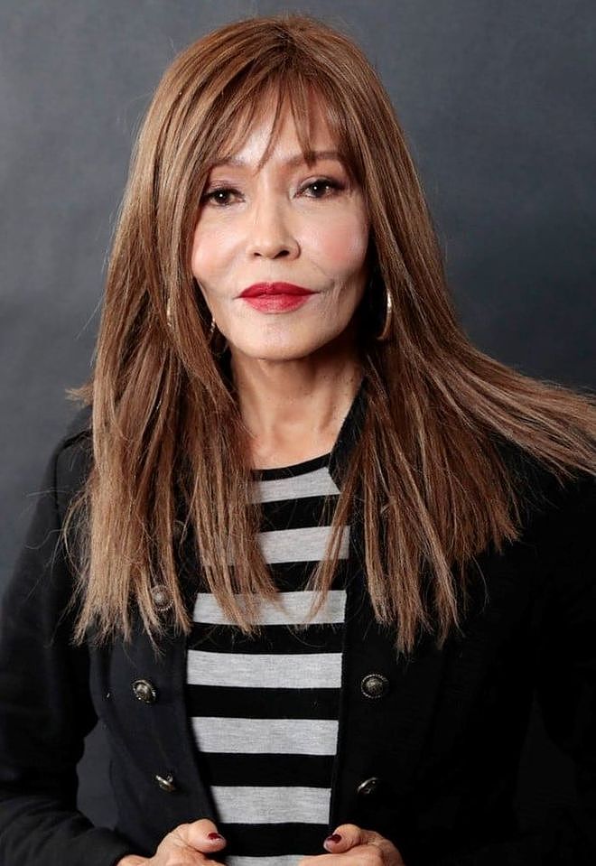 79岁“最美邦女郎”罕见亮相，面目全非吓坏影迷，却也引发争议（组图） - 6