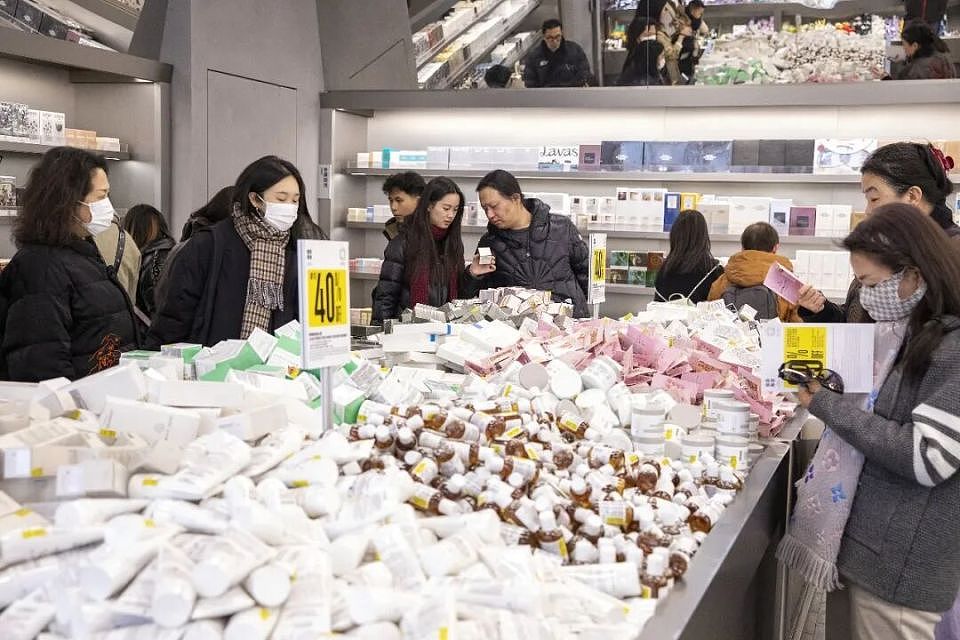 花小钱用大牌,被“大瓶美妆”背刺的年轻人,疯抢中样(组图) - 7