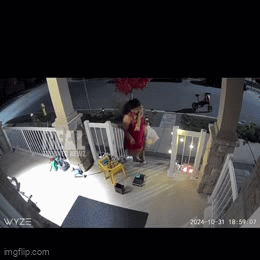 炸锅！华人大妈在澳华人区街头“打包”万圣节糖果，网民吵翻了…（组图） - 13