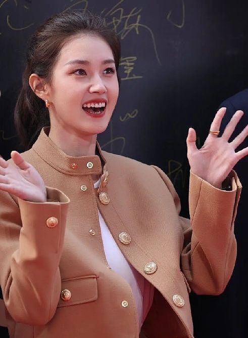 短剧女神郭宇欣让多少白幼瘦女星脸红？给你们看看啥叫珠圆玉润（组图） - 23