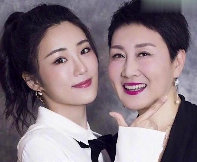 张凯丽女儿新剧遭质疑, 硬挤进贵圈的星二代:演技不够,爹妈给凑?(组图) - 6