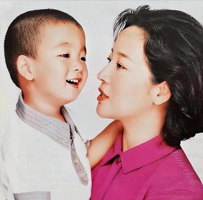 张凯丽女儿新剧遭质疑, 硬挤进贵圈的星二代:演技不够,爹妈给凑?(组图) - 47