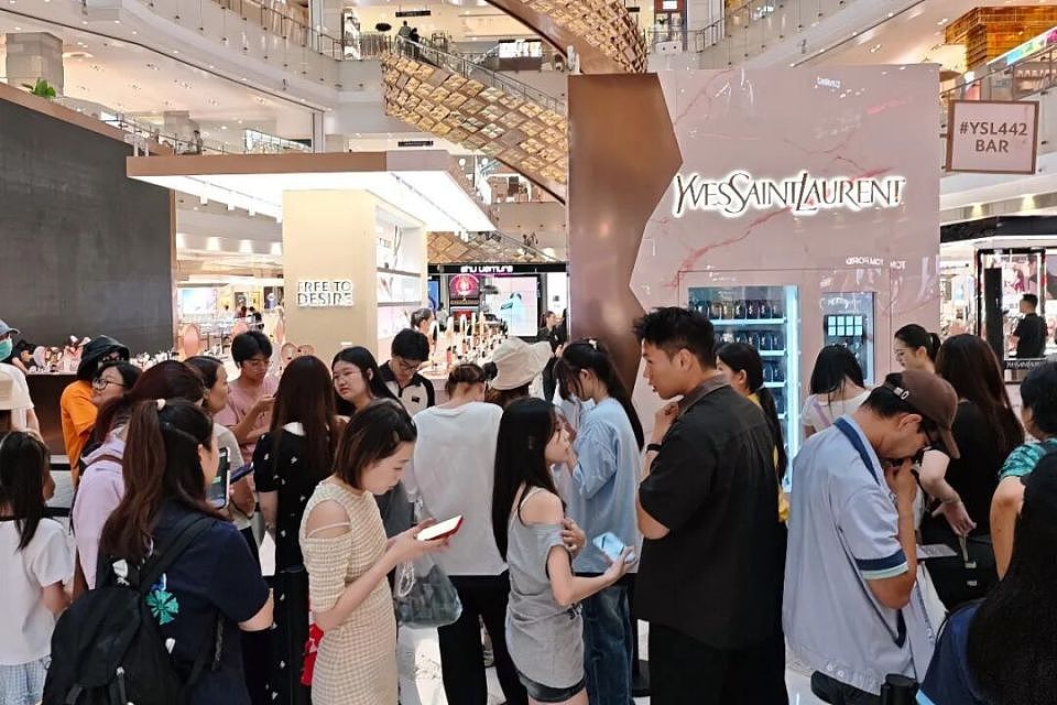 花小钱用大牌,被“大瓶美妆”背刺的年轻人,疯抢中样(组图) - 6