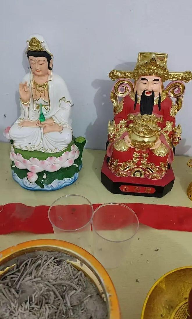 邪教头目自称玉皇大帝：借消除负能量在线选妃，性侵10名女信徒 ，敛财超500万（组图） - 3