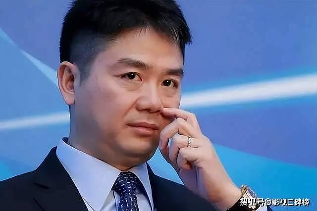 章泽天夫妻俩韩国参加会议,刘强东手拿咖啡像跟班(组图) - 6