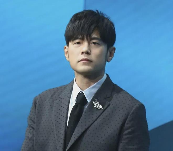 周杰伦、权志龙IP合作遭质疑!网友吐槽割韭菜,权志龙随时能解约(组图) - 17