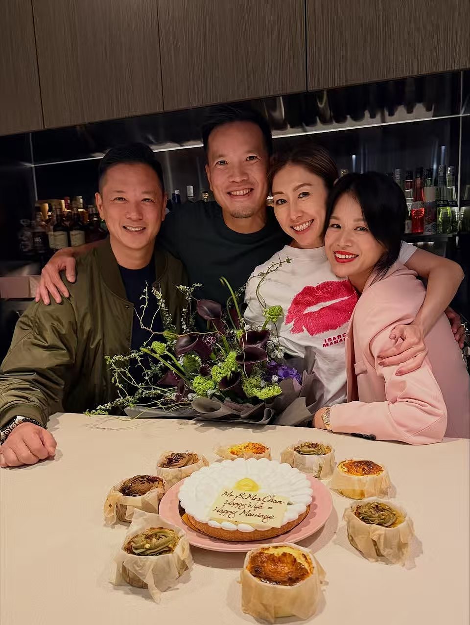 44岁TVB视后婚后被指孕味浓！衣着宽松疑双喜临门，晒照打破传闻（组图） - 4