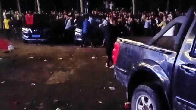 海南农民爆发大规模示威！网传警方一度鸣枪驱散（视频/组图） - 10