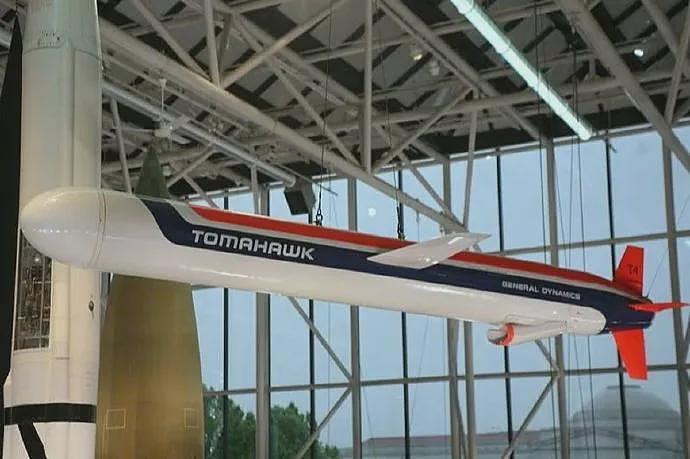 特朗普称不打算向乌克兰提供“战斧”导弹：“战斧”最大射程超2000公里，乌若获得，莫斯科将进入打击范围（组图） - 2