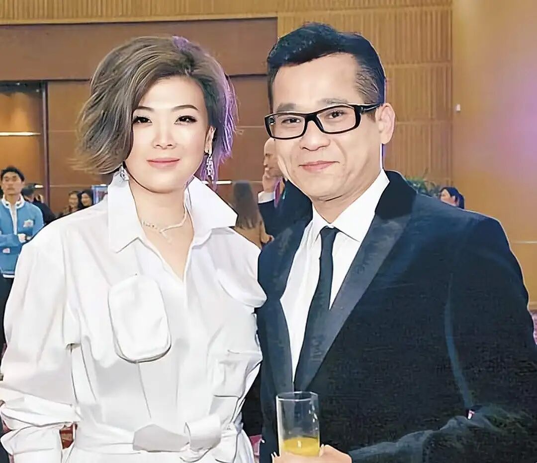 香港知名女星自曝忍辱20年,遭老公持刀恐吓,曾为孩子和家庭下跪求饶(组图) - 3