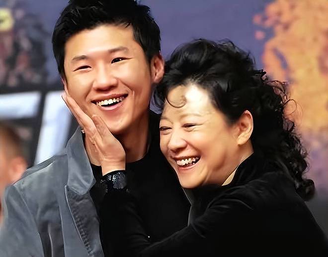 张凯丽女儿新剧遭质疑, 硬挤进贵圈的星二代:演技不够,爹妈给凑?(组图) - 53