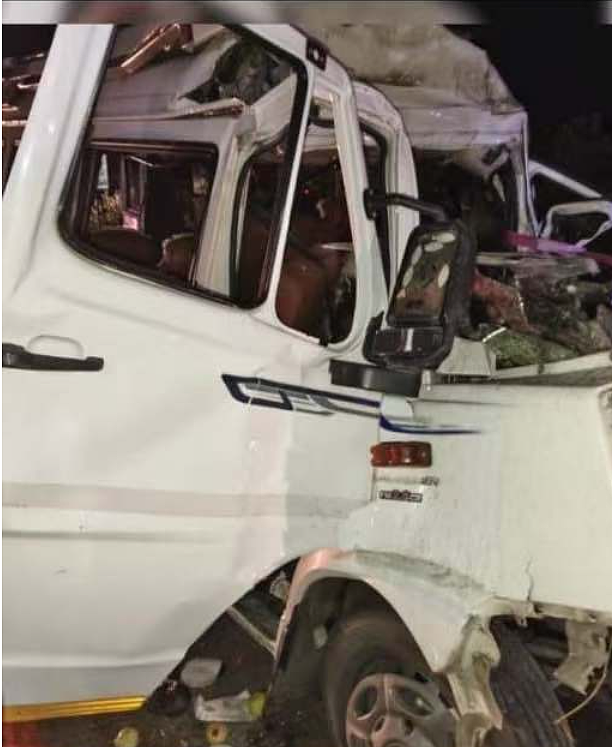 惨烈车祸!两车相撞 ,造成至少18人死亡(组图) - 2