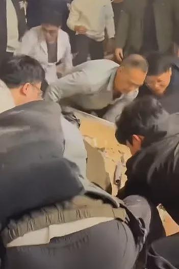 长沙知名街巷墙体突然倒塌，2名女孩已确认遇难（视频/组图） - 4
