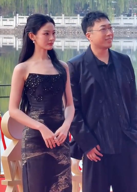 短剧女神郭宇欣让多少白幼瘦女星脸红？给你们看看啥叫珠圆玉润（组图） - 5