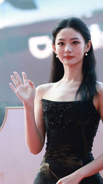 短剧女神郭宇欣让多少白幼瘦女星脸红？给你们看看啥叫珠圆玉润（组图） - 7