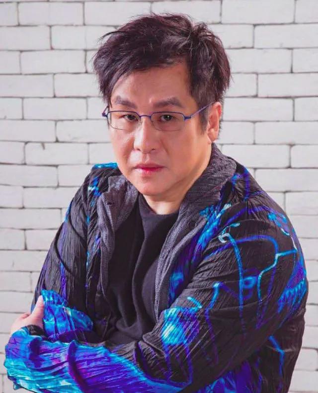 登机风波后,64岁歌手郑智化清空微博,包括道歉文;此前致歉:“连滚带爬”用词不当(组图) - 7