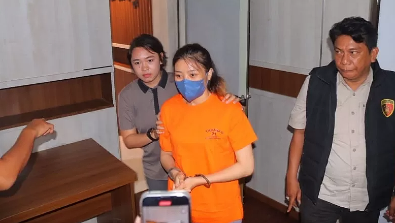 摩铁色诱:趁情夫勃起,断命根!印尼小三:不让他跟别的女人乱搞(图) - 1