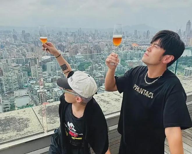 周杰伦、权志龙IP合作遭质疑!网友吐槽割韭菜,权志龙随时能解约(组图) - 6