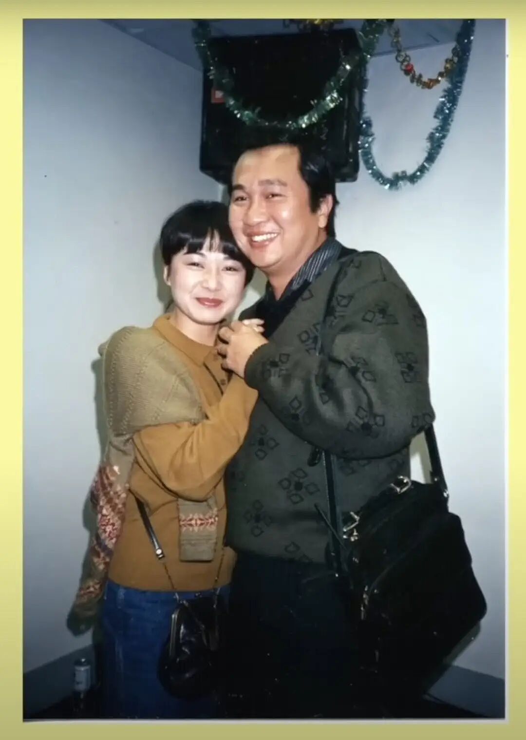 74岁TVB老戏骨罕谈亡妻即落泪，曾因丧妻推掉多部戏，直言生活失去色彩（组图） - 6
